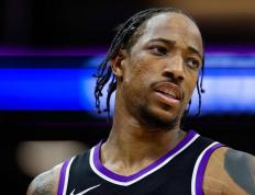 IM体育在线注册-关于猛龙德罗赞砍下+，助球队击败活塞的信息