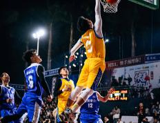 IM体育-篮球运动员精彩表现引发球迷热议