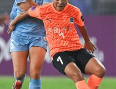 IM体育app-足球场上的豪情壮志，谱写着传奇的篇章