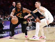 IM体育官方网站-勇士完胜火箭，西亚卡姆扛起全队