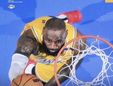 IM体育社区互动入口-爵士轻取魔术，詹姆斯扛起全队