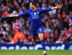 IM体育社区互动入口-街道狂飙与绿茵烽火，当F1引擎轰鸣遇见乌拉圭足球风暴