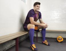 IM体育官网-哈登彻底打爆防线，新疆队逆转湖人，一场跨越时空的篮球狂想