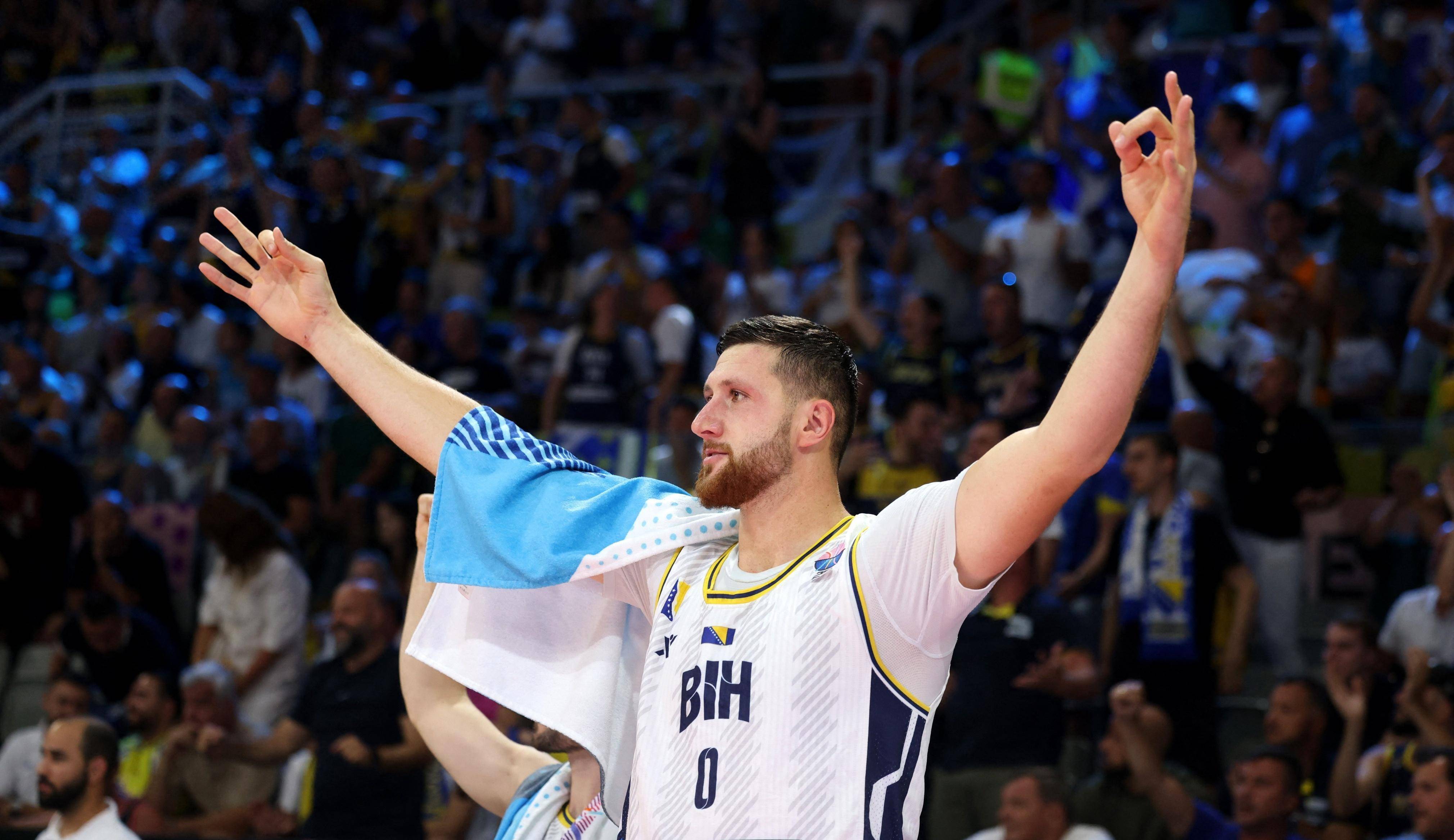 IM体育赛事直播入口-勇士爆冷希腊男篮，字母哥送出助攻