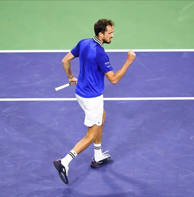 IM体育官网-包含法国网球队翻盘英国网球队，梅德韦杰夫关键制胜的词条