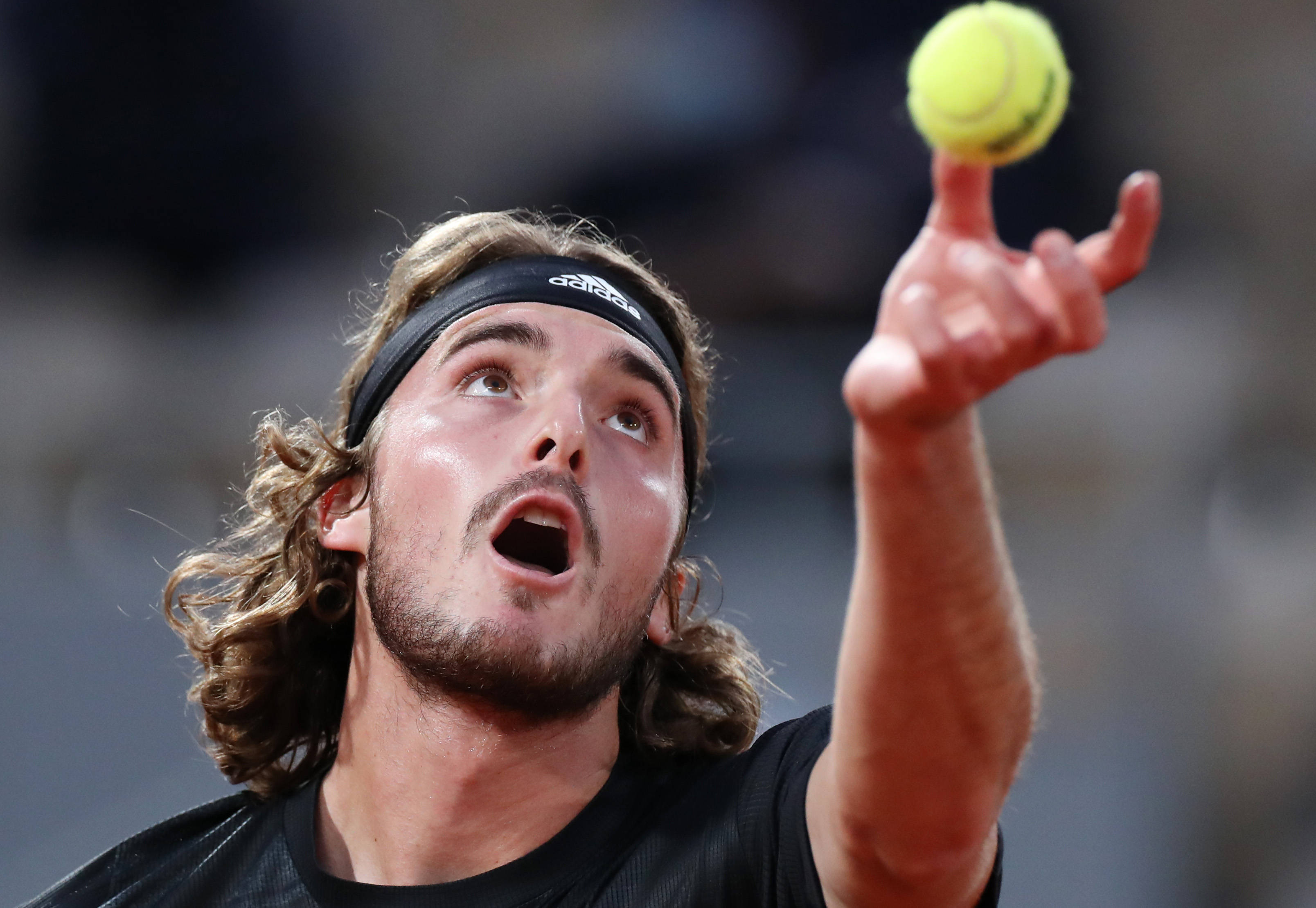 IM体育社区互动入口-意大利网球队碾压欧洲网球队，西西帕斯打破历史纪录