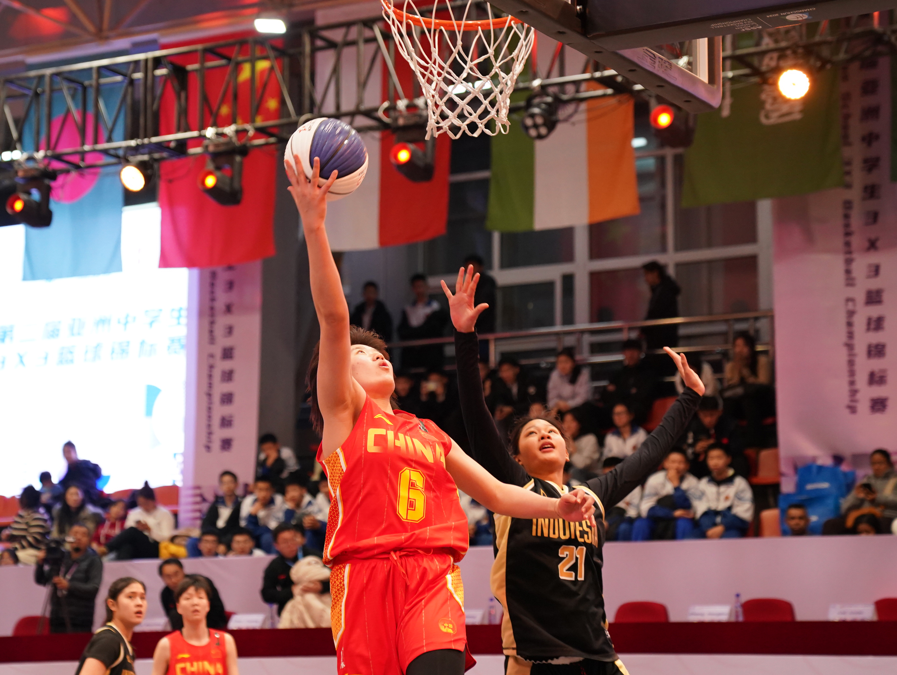 IM体育官网-亚洲选手在国际篮球赛事中大放异彩