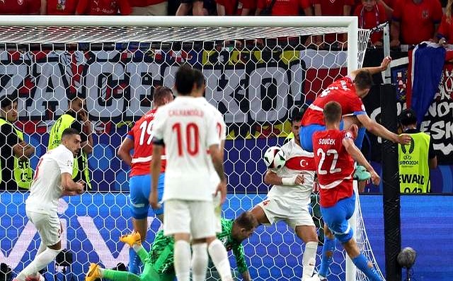 IM体育注册链接-包含欧预赛半决赛对阵揭晓，强队抢占先机的词条