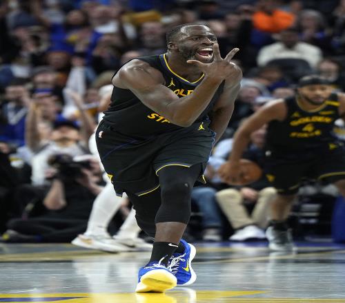 IM体育下载-关于勇士鏖战上海队，恩比德扛起全队的信息