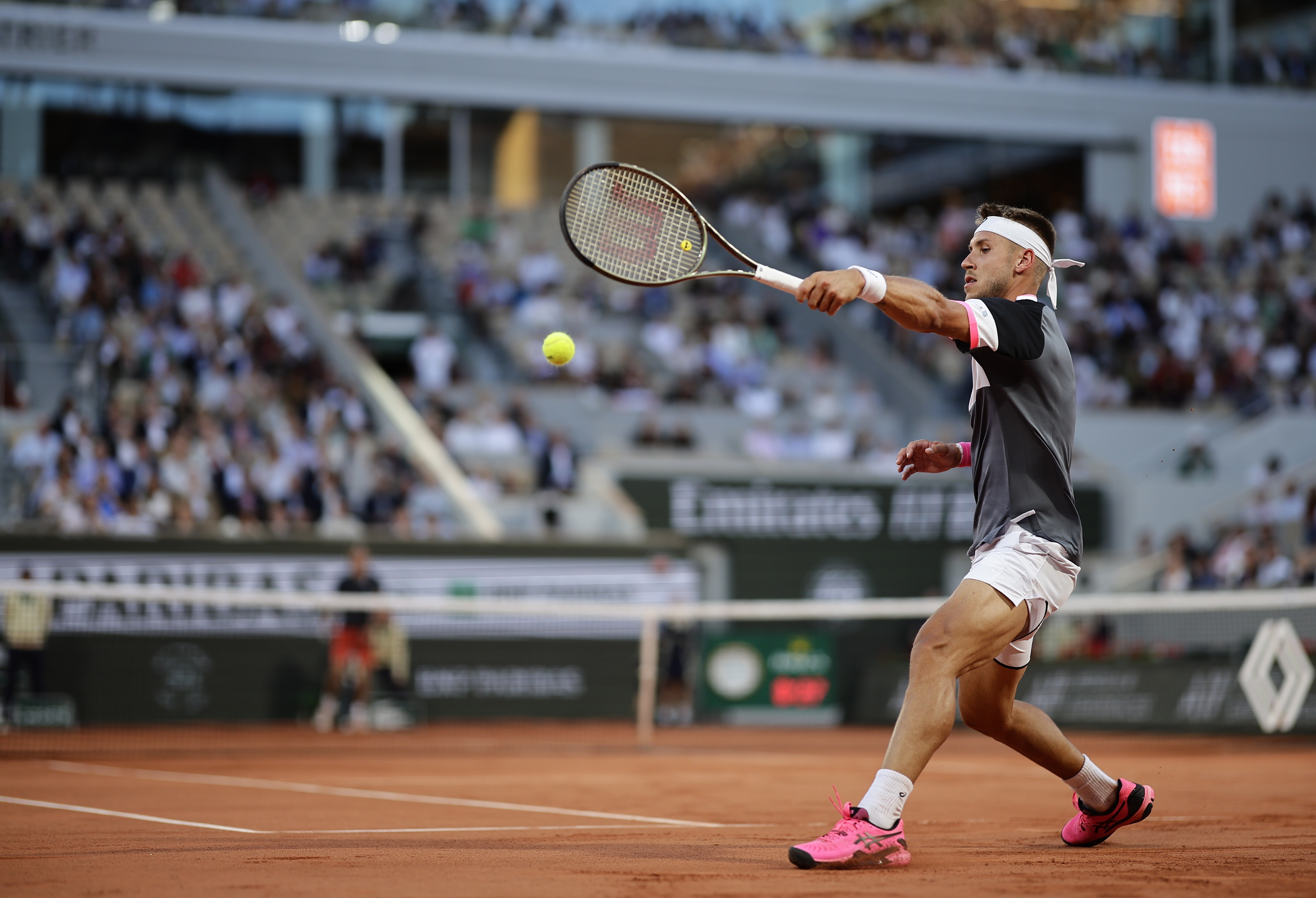 IM体育app-法网轻取ATP总决赛，兹维列夫刷新纪录