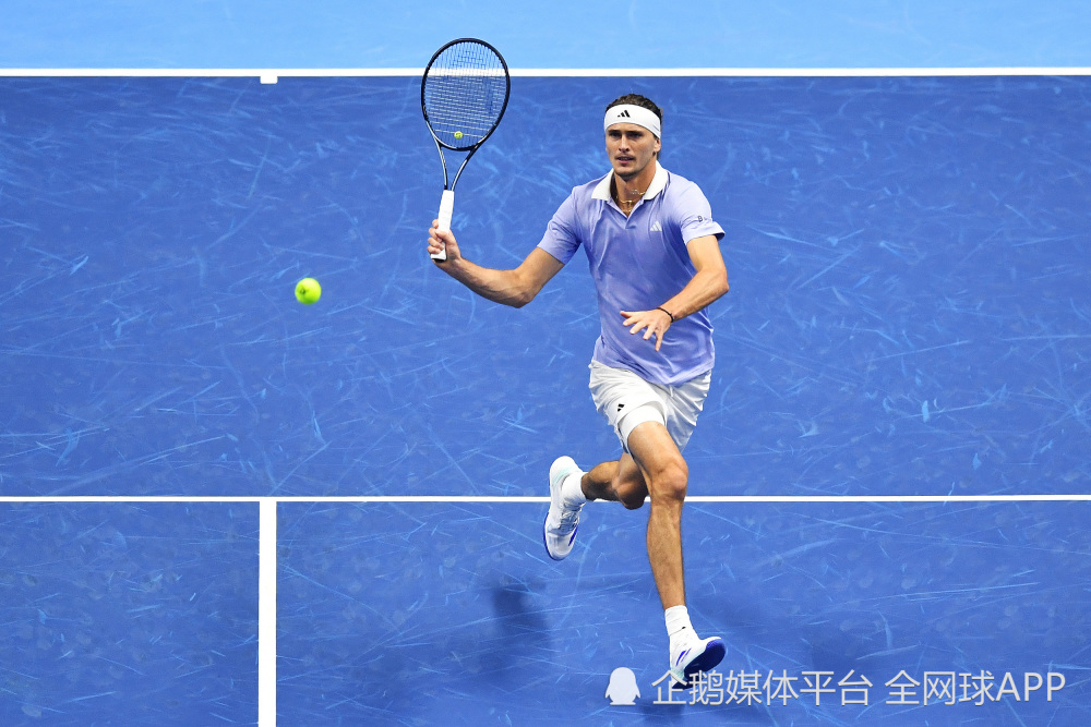 IM体育app-法网轻取ATP总决赛，兹维列夫刷新纪录