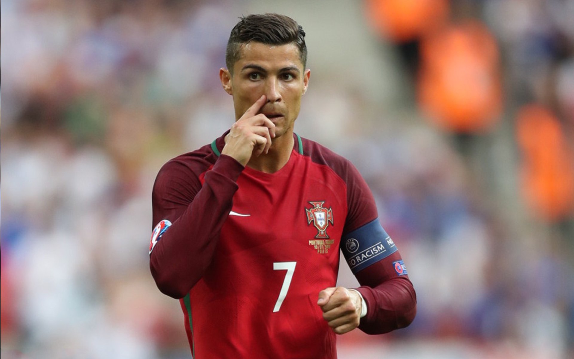 IM体育在线注册-库尔图瓦，在英超争冠的喧嚣中，他让时间凝固