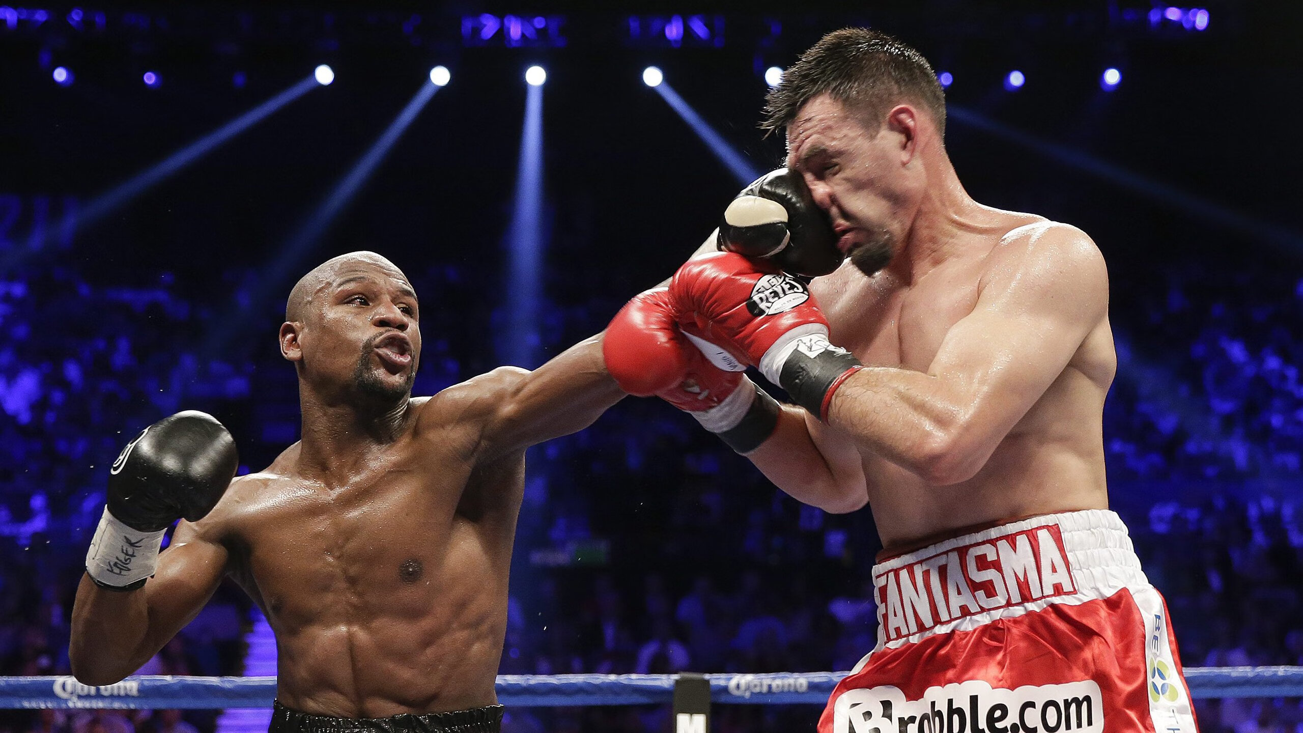 IM体育平台-双重奏鸣，法国险胜丹麦的战术博弈与安赛龙刷新纪录的羽坛新章